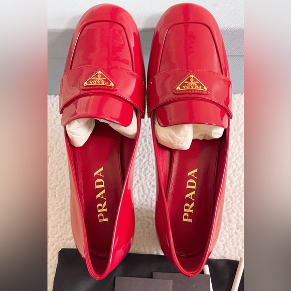 PRADA Women’s Triangle Logo patent Leather Pumps Loafers - Picture 11 of 13